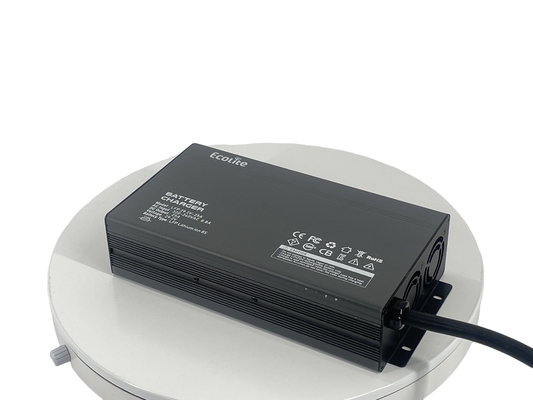 LFP 29.2V 25A RV batteria al litio Controllo intelligente del ventilatore Protezione IP20